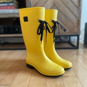 Yellow Däv Rubber Boots with Laces